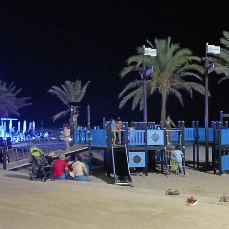 Mare De Deu, Vivienda Vacacional Para Familias Y Mayores De 25 Anos En El Grao De Gandia-Playa Playa de Gandia 외부 사진