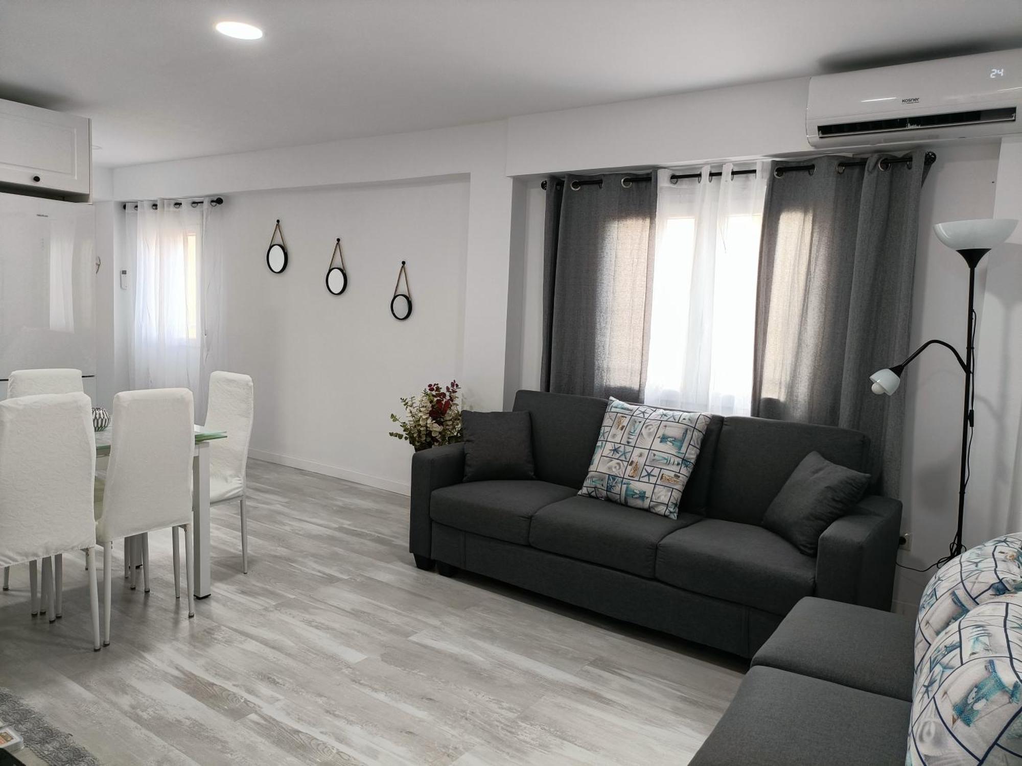 Mare De Deu, Vivienda Vacacional Para Familias Y Mayores De 25 Anos En El Grao De Gandia-Playa Playa de Gandia 외부 사진
